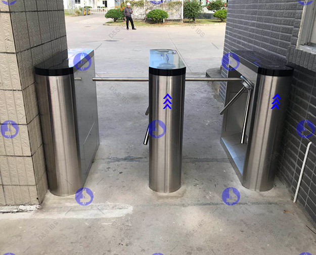 我公司生产的高性价比闸机—三辊闸现场照片9393 turnstile gate